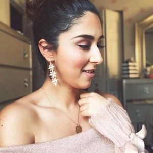 Meet your Posher, Mia